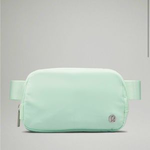 NWT Lululemon Everywhere Belt Bag in Mint
